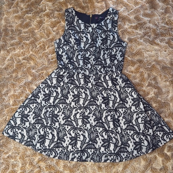 HEART SOUL SIZE M Elegant Black and cream Mini dress - Picture 1 of 11